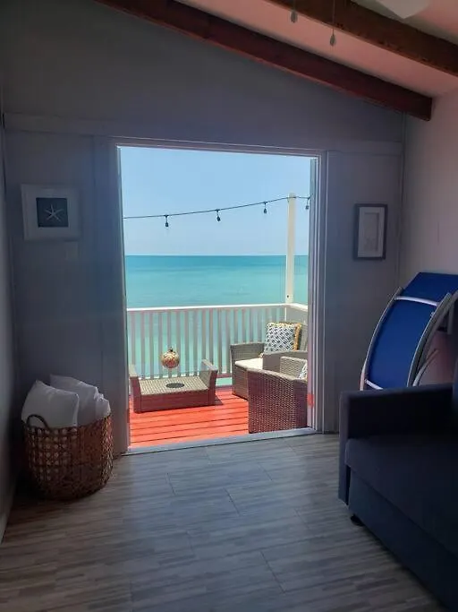 The Red Door Beach House, Buye Beach Cabo Rojo Holiday home